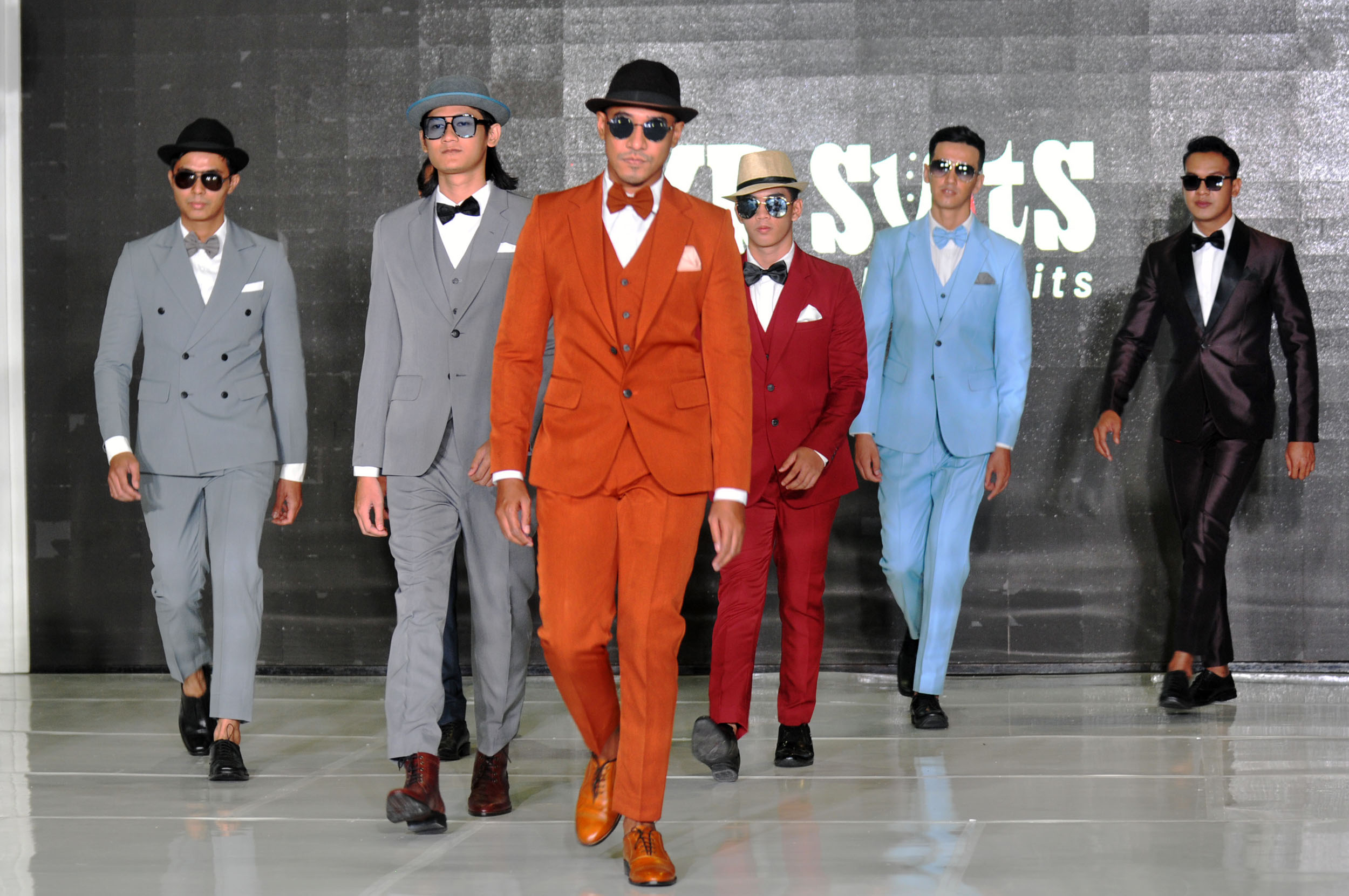 SOPHISTICATED BUT STYLISH: Jas berpalet warna earthtone karya desainer Firyal Nadiah Rahmah.