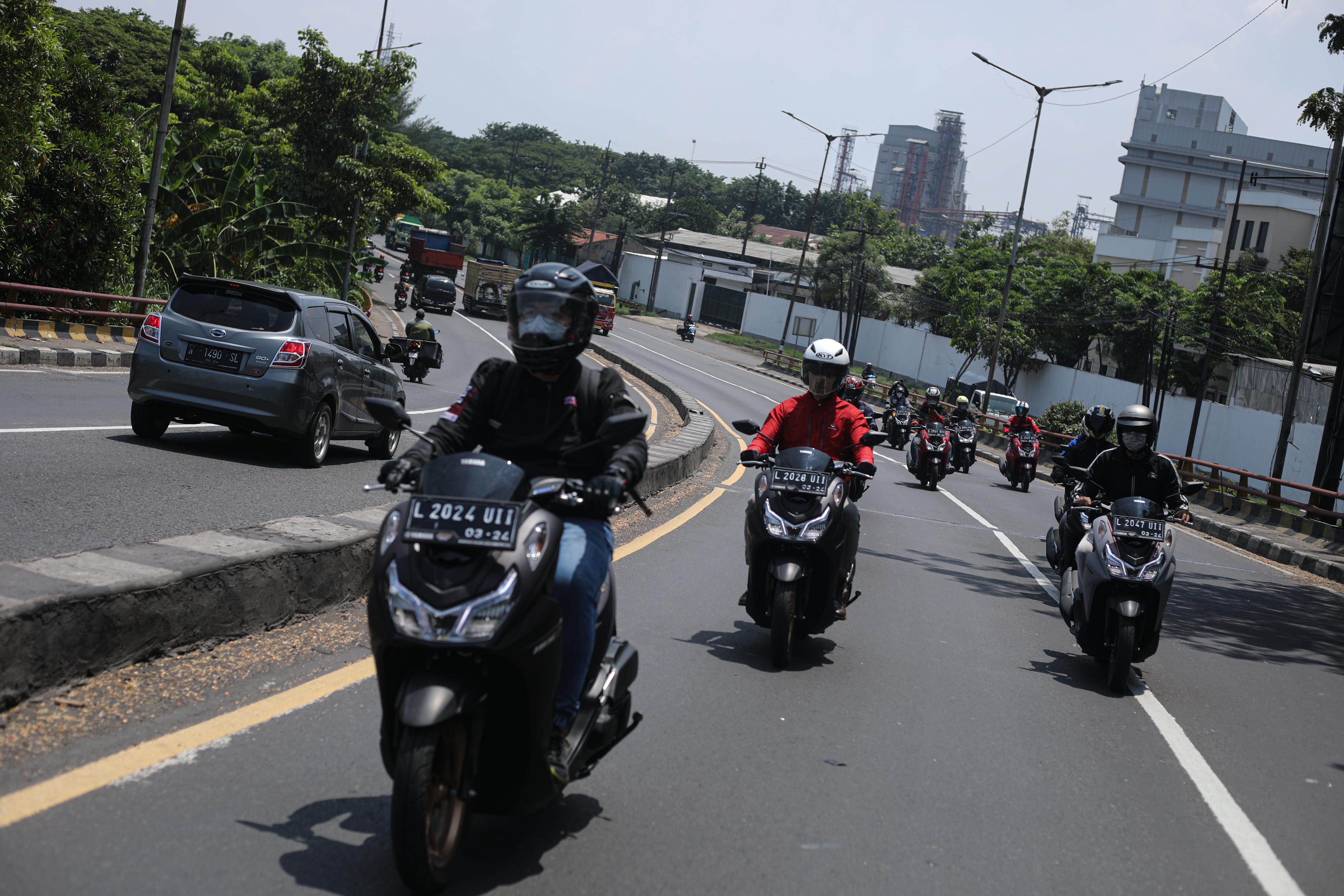 TOURING: Para awak media yang melakukan touring dengan LEXi LX 155.
