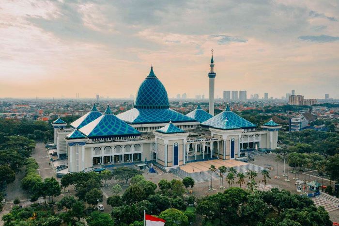 Masjid Al Akbar Surabaya (SURABAYA TOURISM)