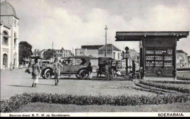 PERTAMA: SPBU milik Bataafsche Petroleum Maatschappij (BMP) di kawasan Jalan Gemblongan, Surabaya.