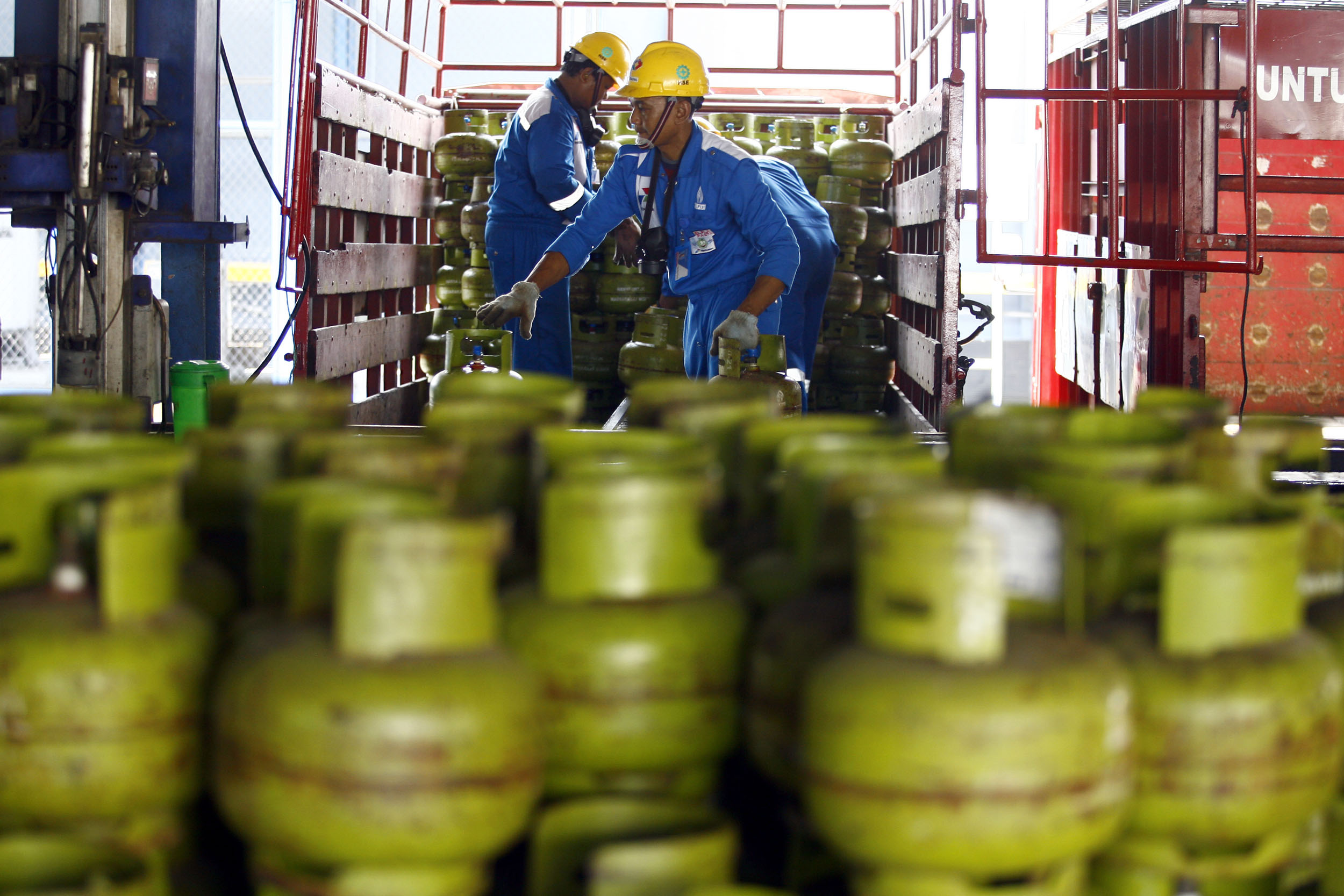 Pasokan BBM dan LPG di Jatim dipastikan memadai untuk mengakomodasi kenaikan permintaan saat Ramadan dan lebaran.