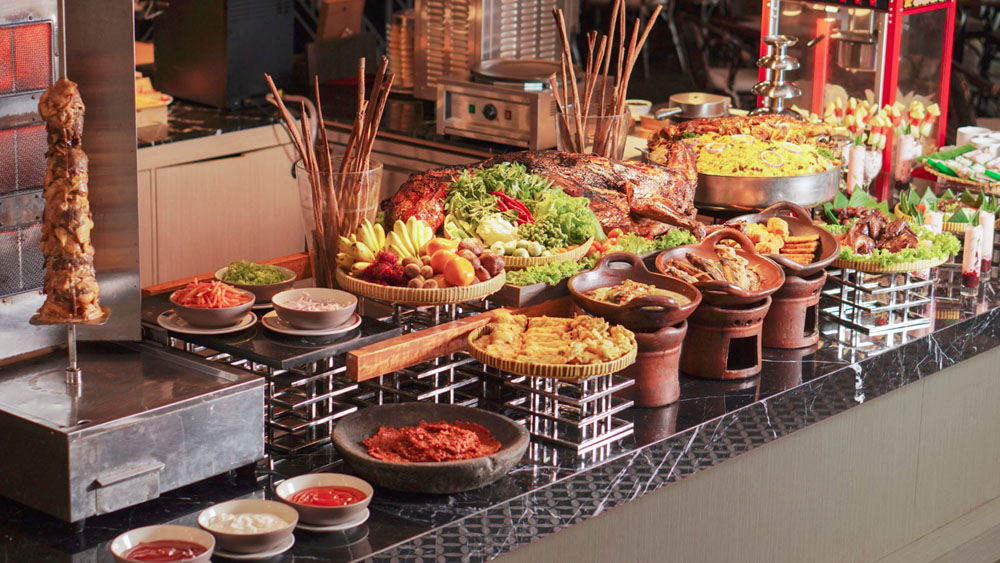 LEZAT: Pilihan menu Indonesian food tersaji siap disantap untuk menemani buka puasa bersama keluarga dan teman.