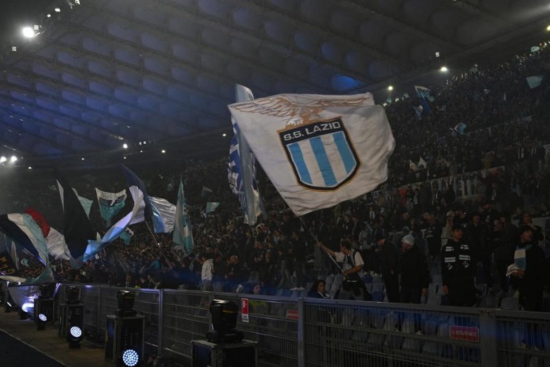 Polisi lakukan investigasi terhadap sekelompok suporter Lazio yang lakukan Nazi salutes