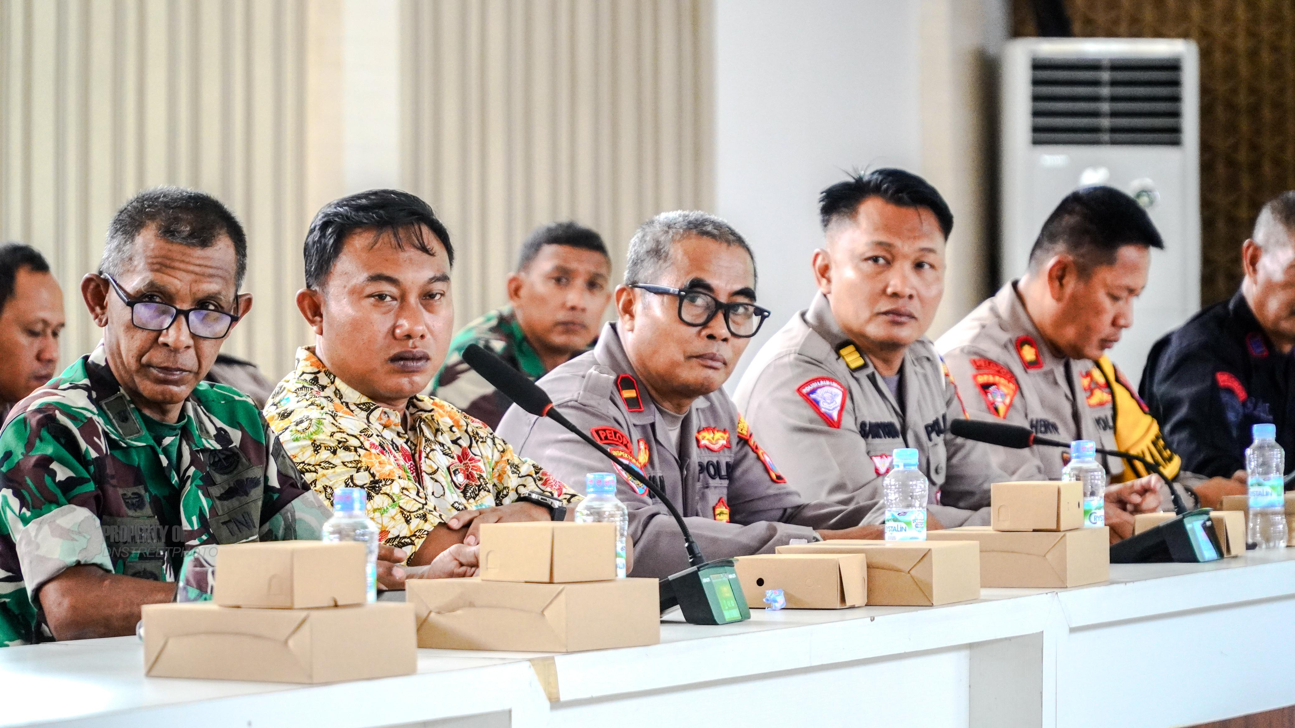 Rapat koordinasi pengamanan pertandingan Persebaya vs Madura United di Polrestabes Surabaya.