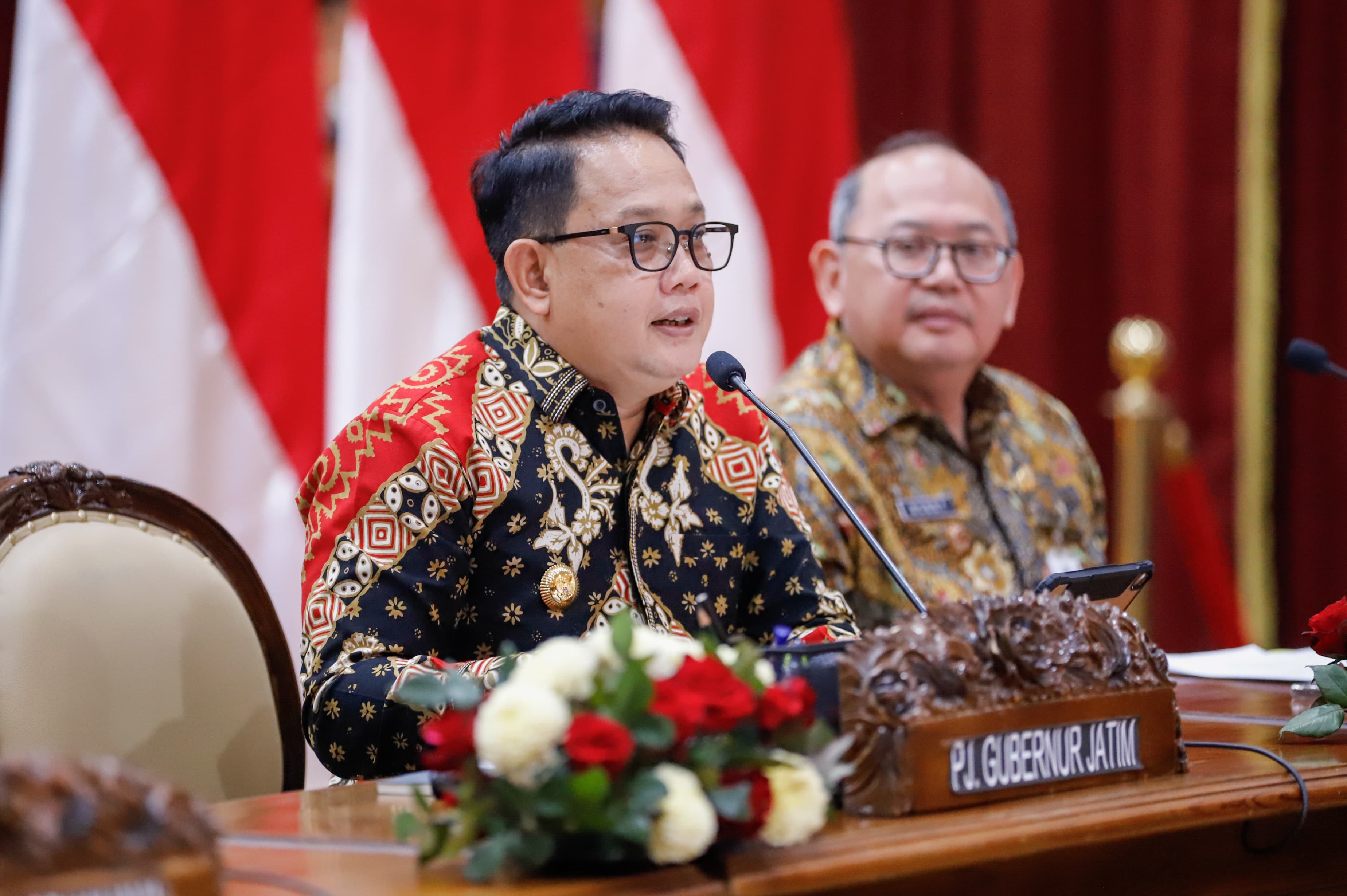 Pj. Gubernur Jawa Timur Adhy Karyono mengatakan bahwa implementasi core values BerAKHLAK merupakan parameter yang sangat penting dalam transformasi SDM aparatur.