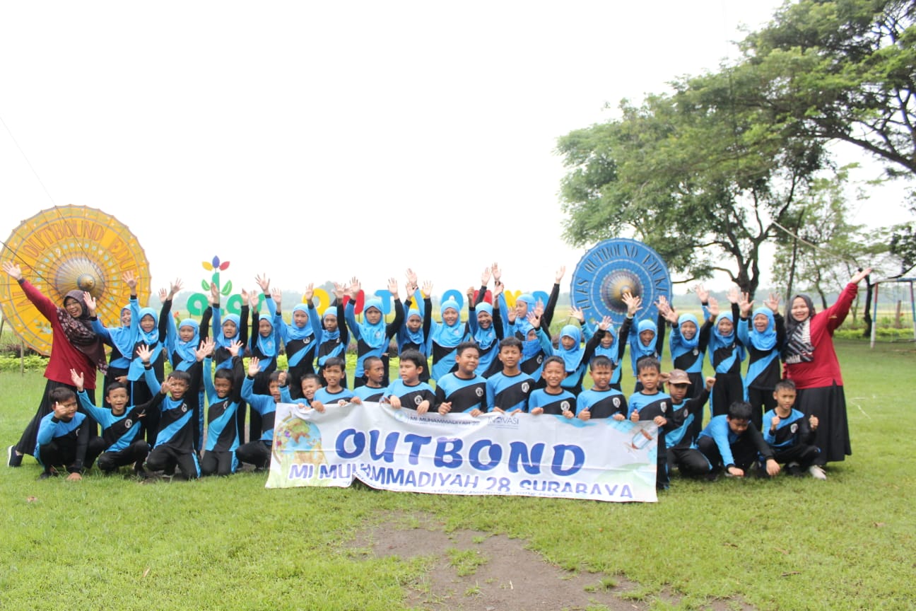 LATIH KEMANDIRIAN: Outing Class salah satu program unggulan MIM Dupan. Kegiatan ini diharapkan bisa mengembangkan kemampuan dan kepercayaan diri.