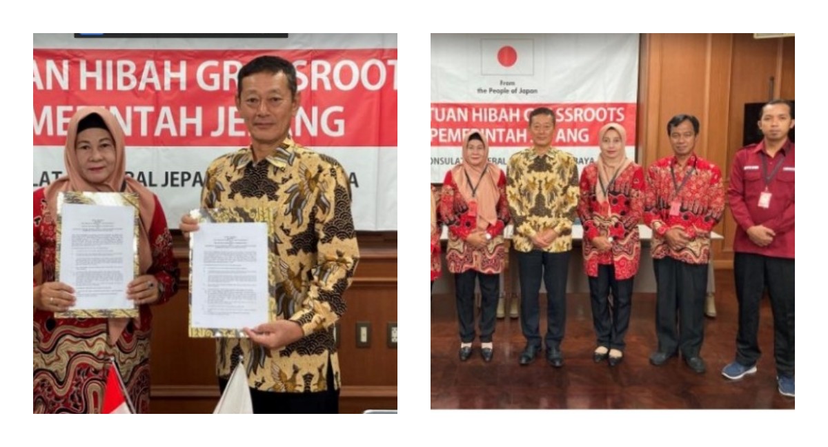 PEDULI PENDIDIKAN: Konjen Jepang di Surabaya Takeyama Kenichi bersama pengurus Wahana Anak Bangsa Peduli Indonesia Maju (WABPIM) saat menerima bantuan hibah dari Pemerintah Jepang.