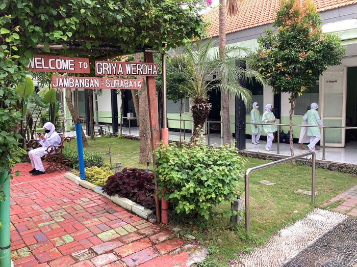 OVER CAPACITY: UPTD Griya Wreda Jambangan sudah kelebihan kapasitas, untuk itu dibutuhkan tempat baru. (SURABAYA.GO.ID)