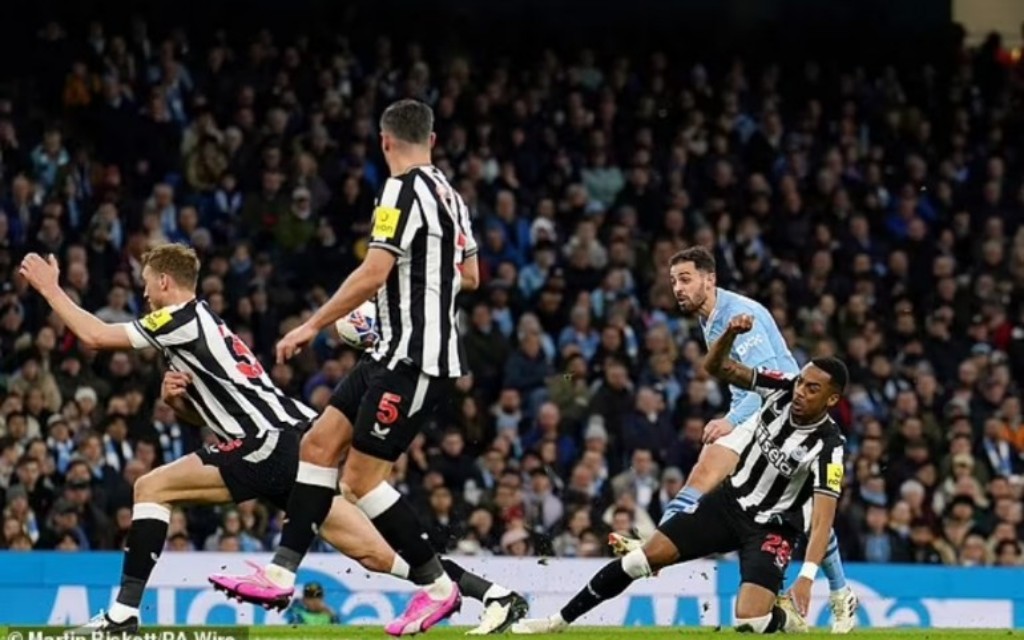 Bernardo Silva jadi bintang Kemenangan Manchester City.