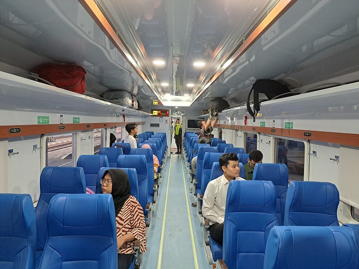 MAKIN NYAMAN: Suasana Kereta Api (KA) Gaya Baru Malam Selatan new generation yang memberikan tingkat kenyamanan lebih baik. (IST)