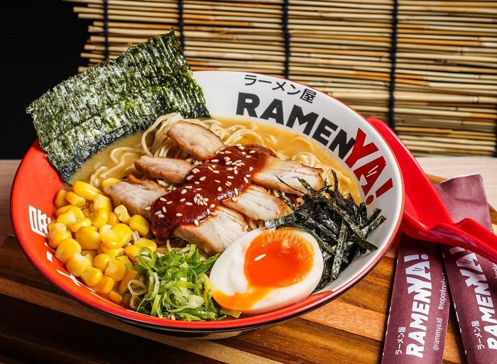 NIKMAT: Makanan khas Jepang, ramen, semakin disukai warga Surabaya. Rasanya nikmat dan cocok disantap saat musim huja seperti sekarang ini. (ISTIMEWA)