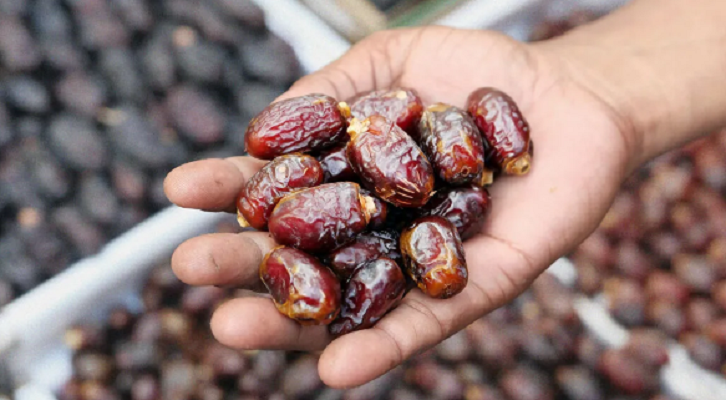 BANYAK KHASIATNYA: Buah kurma mempunyai banyak khasiat. (GETTY IMAGES)