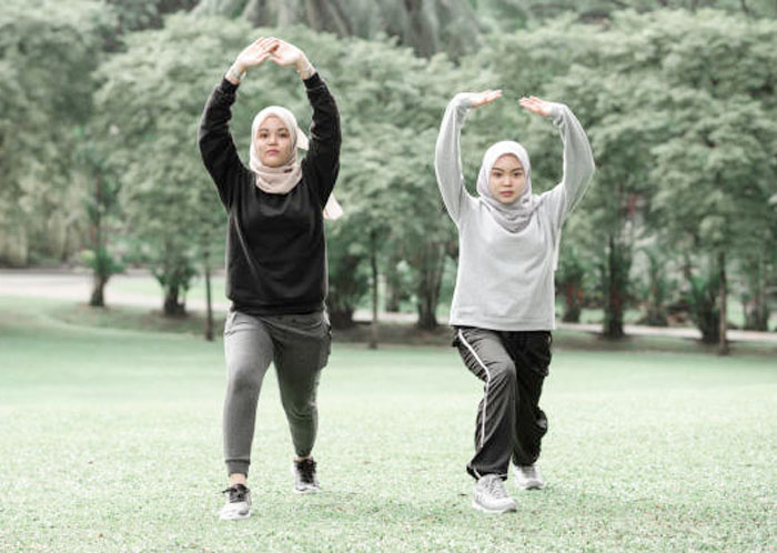 Olahraga bersama bisa dilakukan dengan keluarga, teman atau sahabat.