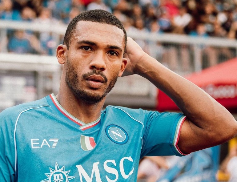 Bek Napoli Juan Jesus jadi korban pelecehan rasial.