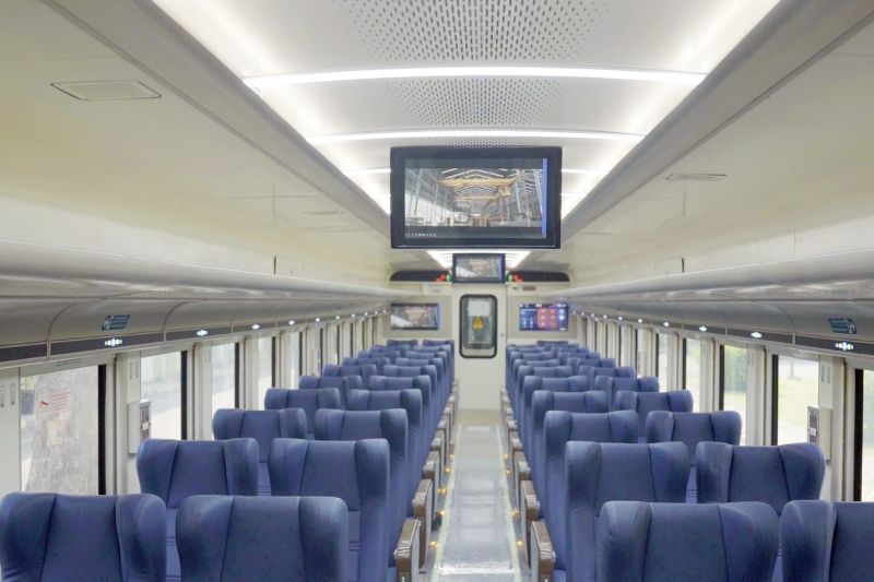Suasana interior KA Argo Bromo Anggrek relasi Gambir-Surabaya Pasar Turi PP dengan menggunakan jenis Kereta Eksekutif New Generation.