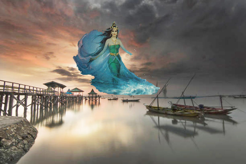 Pantai Kenjeran Surabaya yang memesona di kala senja.