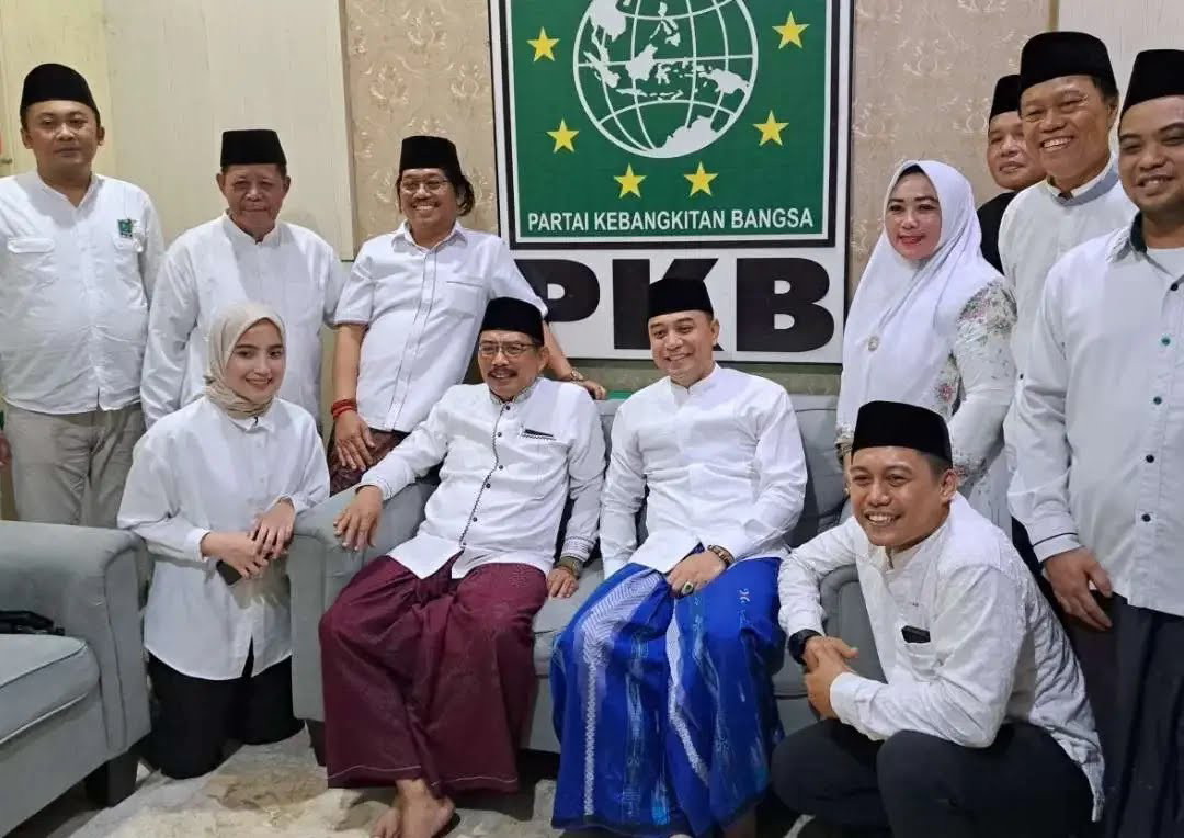 Eri Cahyadi mendatangi kantor PKB Surabaya (ist).