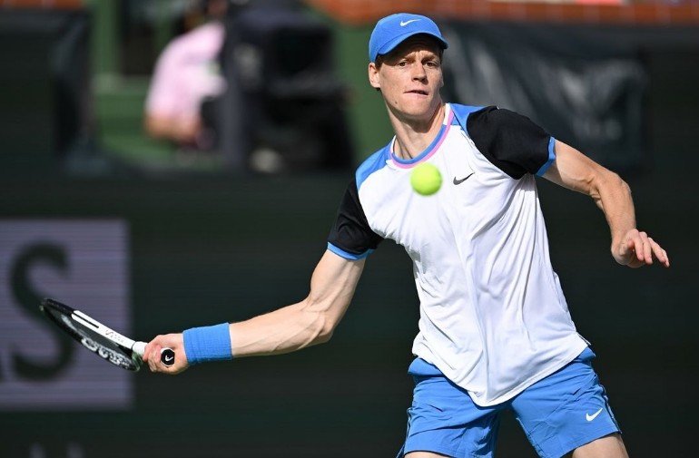 Jannik Sinner melaju ke babak final Miami Open 2024.