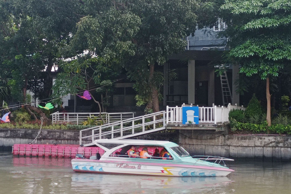 Dermaga di sungai Kalimas yang sudah dibangun Pemkot Surabaya untuk mendukung wisata air.