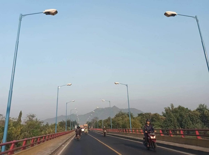 INDAH: Jalan di Provinsi Jawa Timur yang tahun ini digunakan untuk mudik sepanjang 1.421 kilometer. (NOFILAWATI ANISA/RADAR SURABAYA)