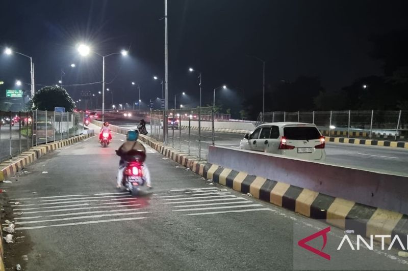 Kondisi lengang pada jalur Jembatan Suramadu sisi Kota Surabaya pada H-2 Hari Raya Idul Fitri 1445 Hijriah, Jumat (8/4/2024).