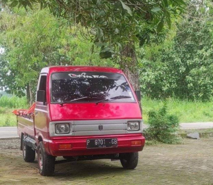 Mobil Suzuki Carry nopol P 9701 GB sebelum hilang dicuri Simo Tambaan Sekolahan, Surabaya (IST).