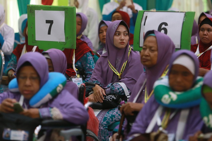CANTIK: Calon jemaah haji (CJH) Pemerintah Provinsi (Pemprov) Jatim tahun 2023 yang berangkat dari Embarkasi Surabaya. (ANDY SATRIA/RADAR SURABAYA)