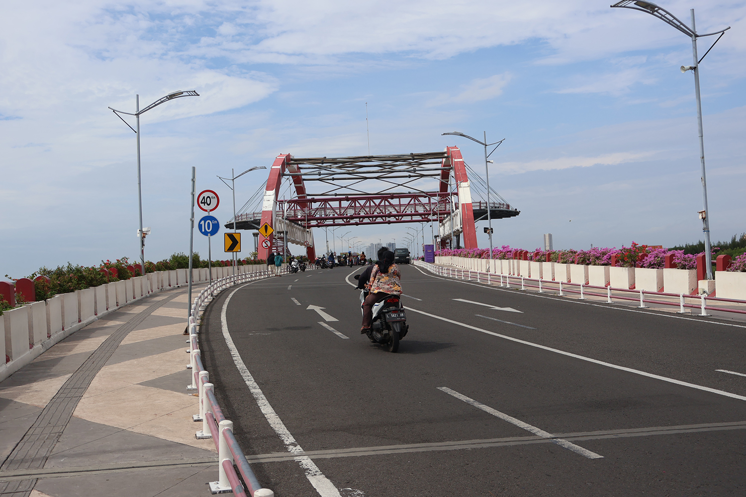 SERR: Jalan di kawasan Jembatan Suroboyo nantinya akan terkoneksi dengan Surabaya East Ring Road yang menghubungkan Bandara Juanda dan Pelabuhan Tanjung Perak (SURYANTO/RADAR SURABAYA).