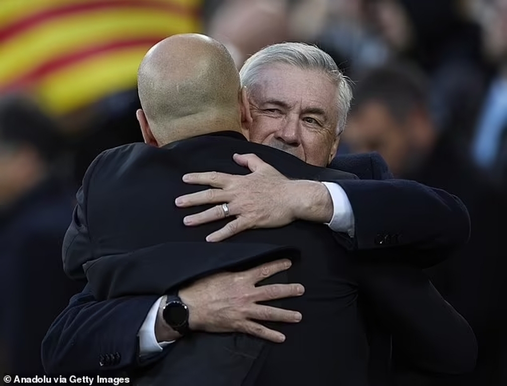 Carlo Ancelotti bela taktik bertahan yang diterapkannya saat menghadapi Manchester City.