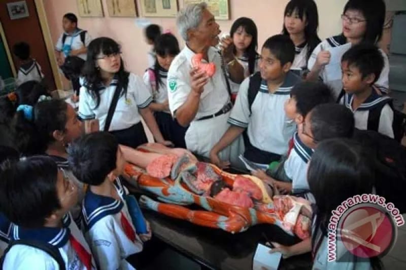 Museum Kesehatan dr Adhyatma saat masih sering jadi jujukan kunjungan siswa sekolah di Surabaya.