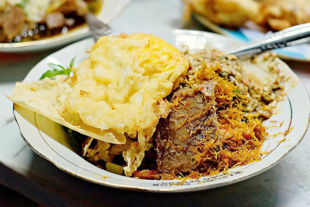 Pecel Rawon Moroseneng di Pasar Pucang, Jalan Pucang Anom Timur Surabaya.