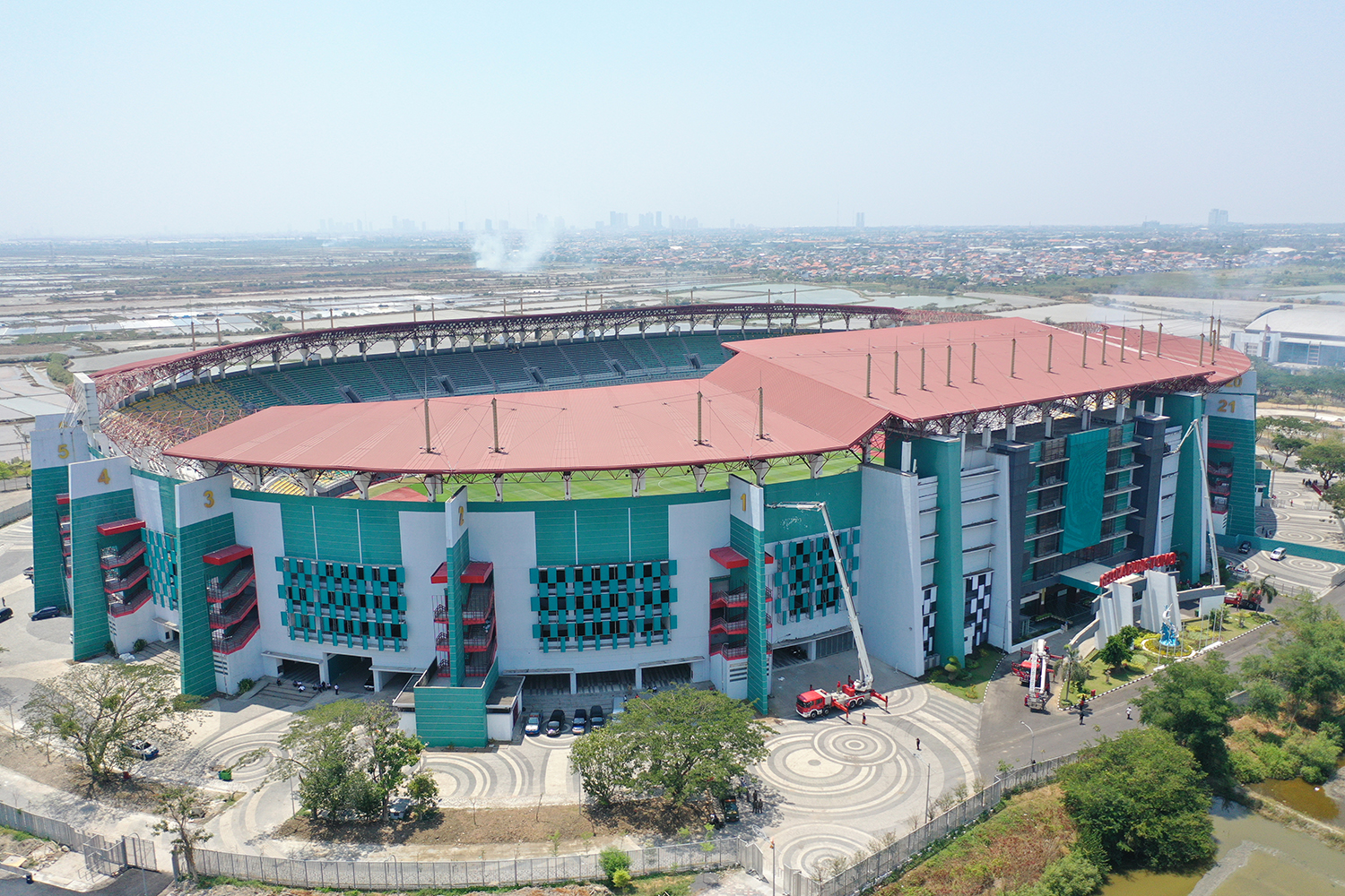 KANDANG PERSEBAYA: Stadion kebanggaan warga Kota Pahlawan Gelora Bung Tomo ada di wilayah Benowo.
