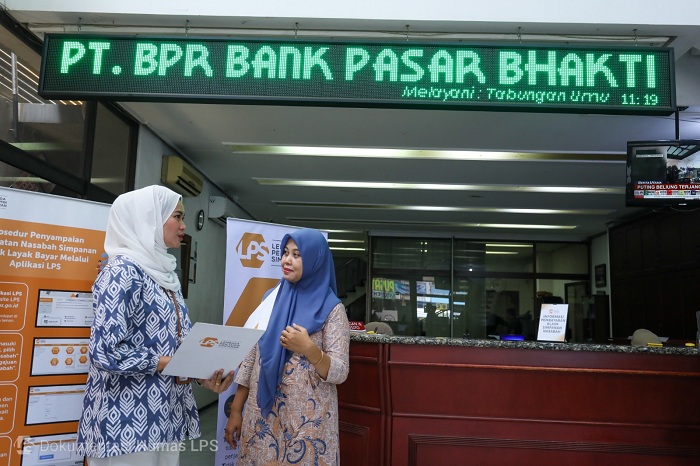 PENUHI KEWAJIBAN: LPS membayar klaim simpanan nasabah sebesar Rp 237 miliar milik 42.248 nasabah di 10 BPR/BORS yang dilikuidasi. (IST)