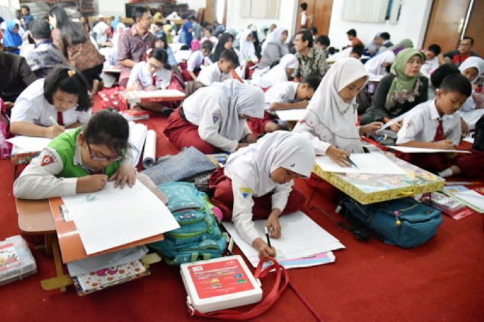 BERKUALITAS: Siswa-siswi SD di Surabaya sedang berkegiatan dalam sebuah lomba. Saat ini Kota Surabaya sedang menyiapkan PPDB Tingkat SD. (SURABAYA.GO.ID)