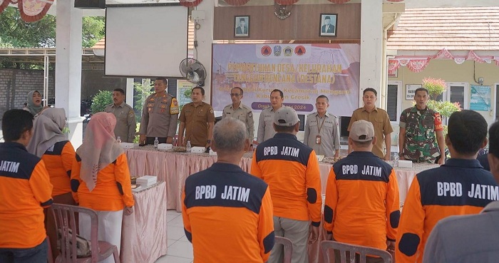 SIAP: Salah satu rangkaian pembentukan Desa Tangguh Bencana (Destana) di Desa Gempol Kurung, Kecamatan Menganti, Gresik, Selasa (7/5). (MUS P/RADAR SURABAYA)