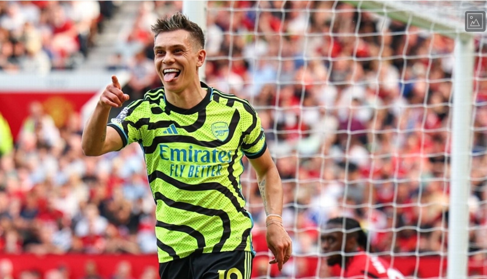 Leandro Trossard jadi pahlawan Arsenal saat mengalahkan Manchester United di Old Trafford.