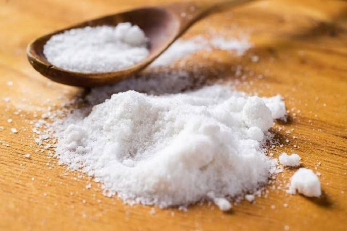 BANYAK MANFAAT: Selain sebagai bumbu dapur, garam juga memiliki fungsi lain. Salah satunya untuk menghilangkan noda. (ALODOKTER)