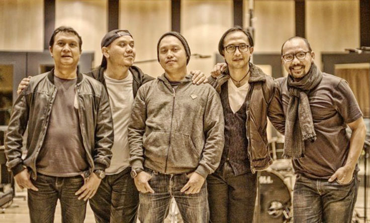 PADI Reborn dari kiri; Ari Tri Sosianto (gitar, backing vocal), Andi Fadly Arifuddin (vokal), Rindra Risyanto Noor (bass, backing vocal), Satriyo Yudi Piyu  dan Surendro Prasetyo atau Yoyo (drum).
