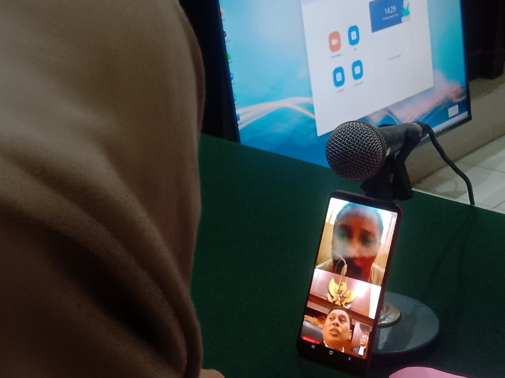 Iqbal diadili gara-gara kasus penyelundupan labi-labi moncong babi (Fajar/Radar Surabaya).