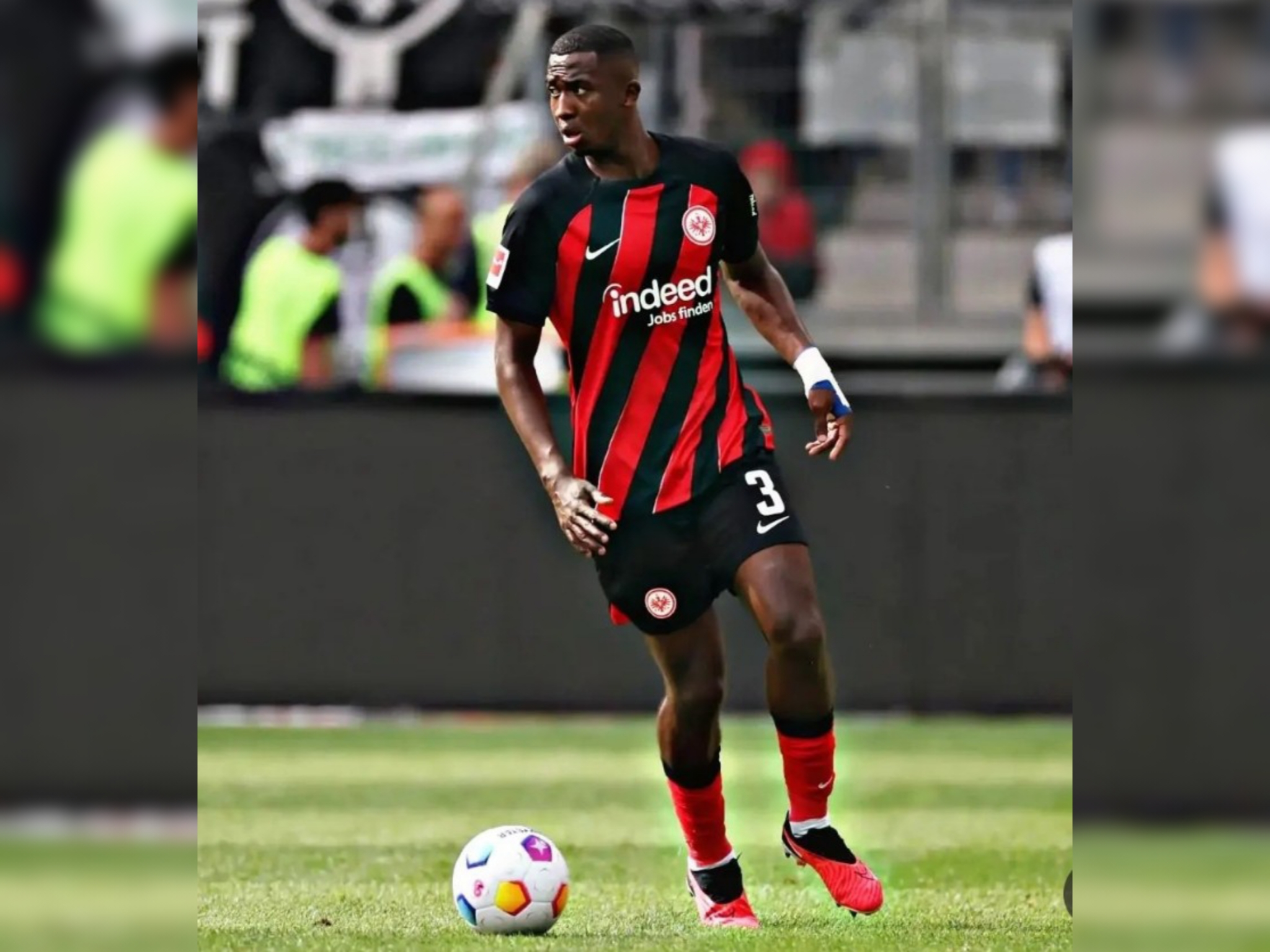 Willian Pacho bek Eintracht Frankfurt jadi bisikan baru Liverpool.