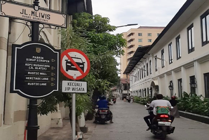 UJUNG JALAN PELABUHAN: Jalan Mliwis pada era Hindia Belanda bernama Dwarboomstraat.