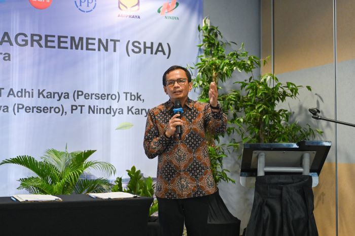 FOKUS: Direktur Utama SIG Donny Arsal memberikan sambutan saat acara penandatanganan Amandemen dan Pernyataan Kembali Perjanjian Antar Pemegang Saham KLN. (IST)