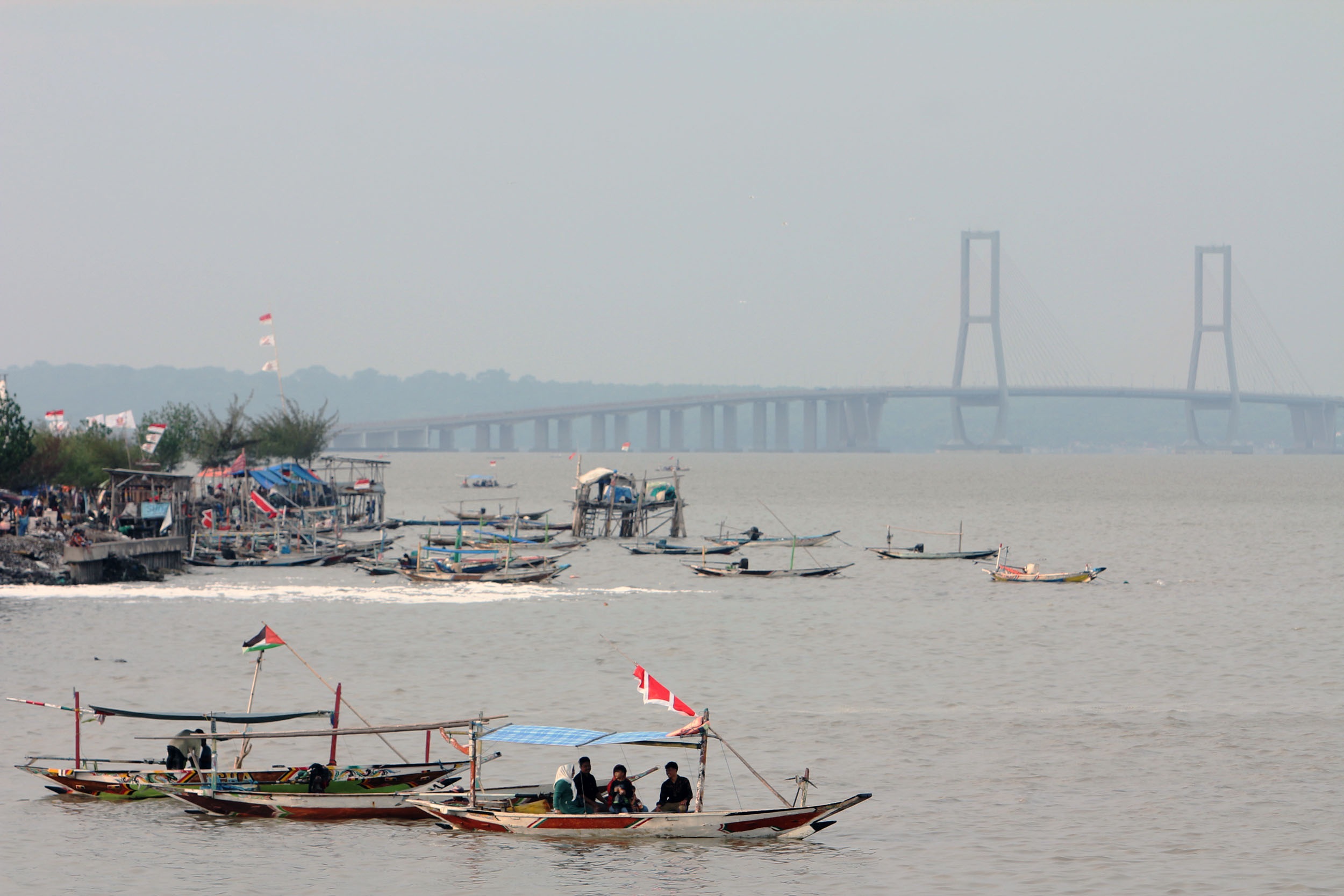 Kawasan pesisir timur Surabaya berpotensi muncul angin kencang bulan ini. (ANDY SATRIA/RADAR SURABAYA)