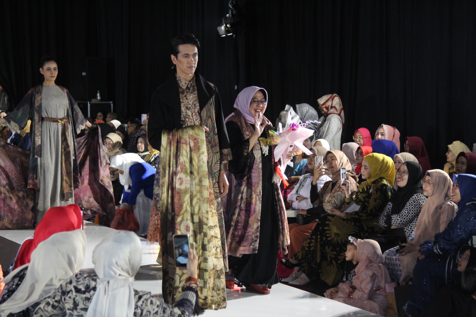 Owner Namira Ecoprint, Yayuk Eko Agustin Wahyuni bersemangat untuk menghadirkan wastra nusantara dengan sentuhan berbeda.