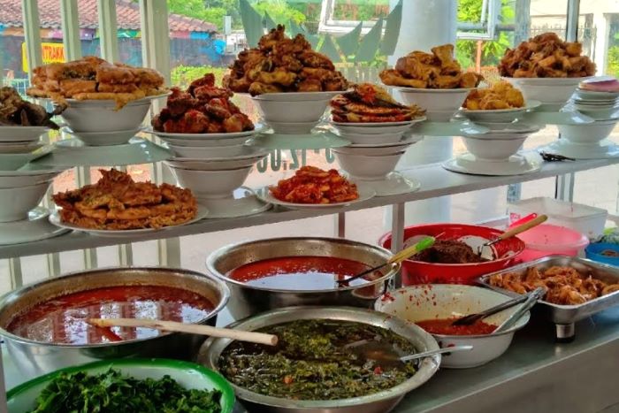 NIKMAT: Nasi Padang Uda Wandi yang selalu menyuguhkan masakan terbaik. (GOOGLE)