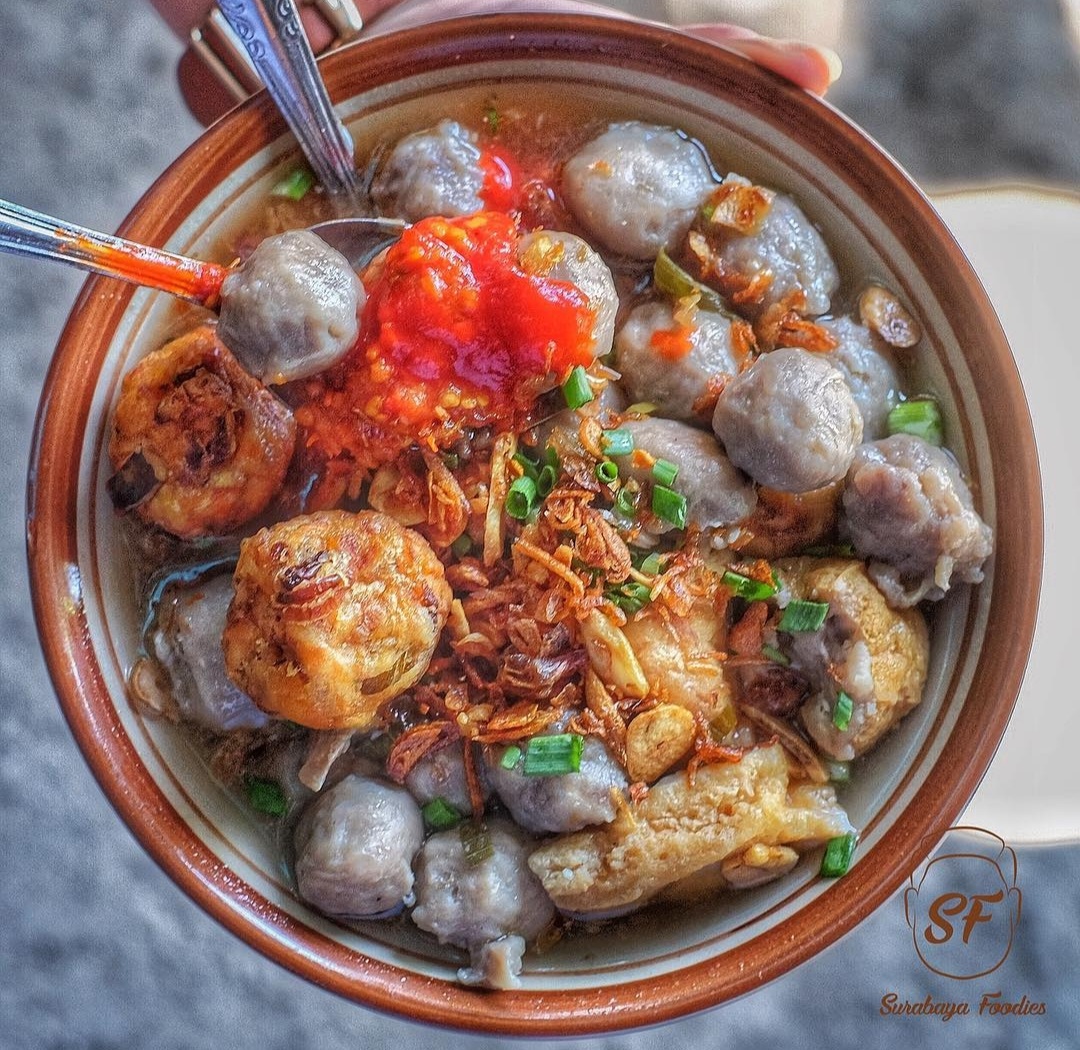 Bakso Jalil yang dijual di kawasan Taman Apsari Surabaya.