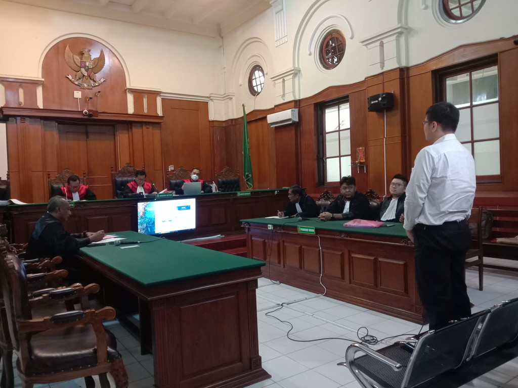 Gregorius Ronald Tannur saat disidangkan di PN Surabaya. Anak anggota DPR RI itu diputus bebas. (FAJAR/RADAR SURABAYA)