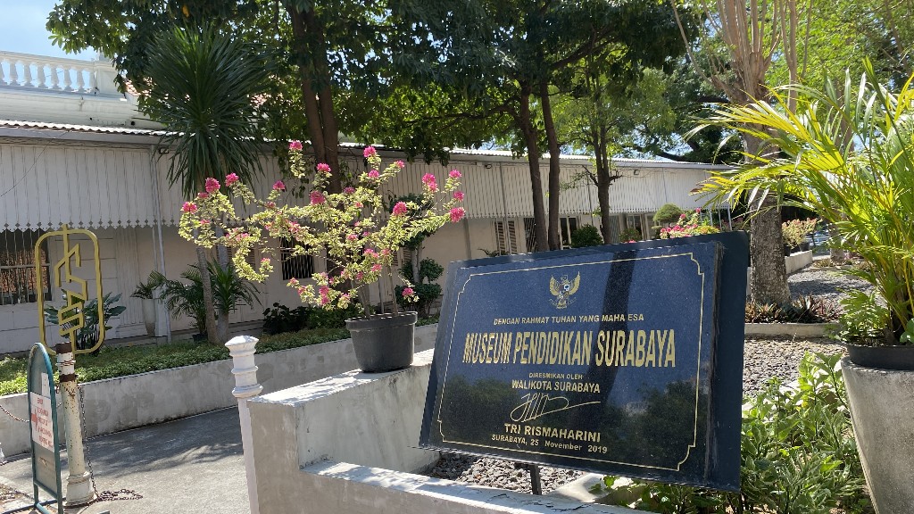 Museum Pendidikan Surabaya yang menempati eks gedung sekolah Taman Siswa yang didirikan oleh Ki Hajar Dewantara.