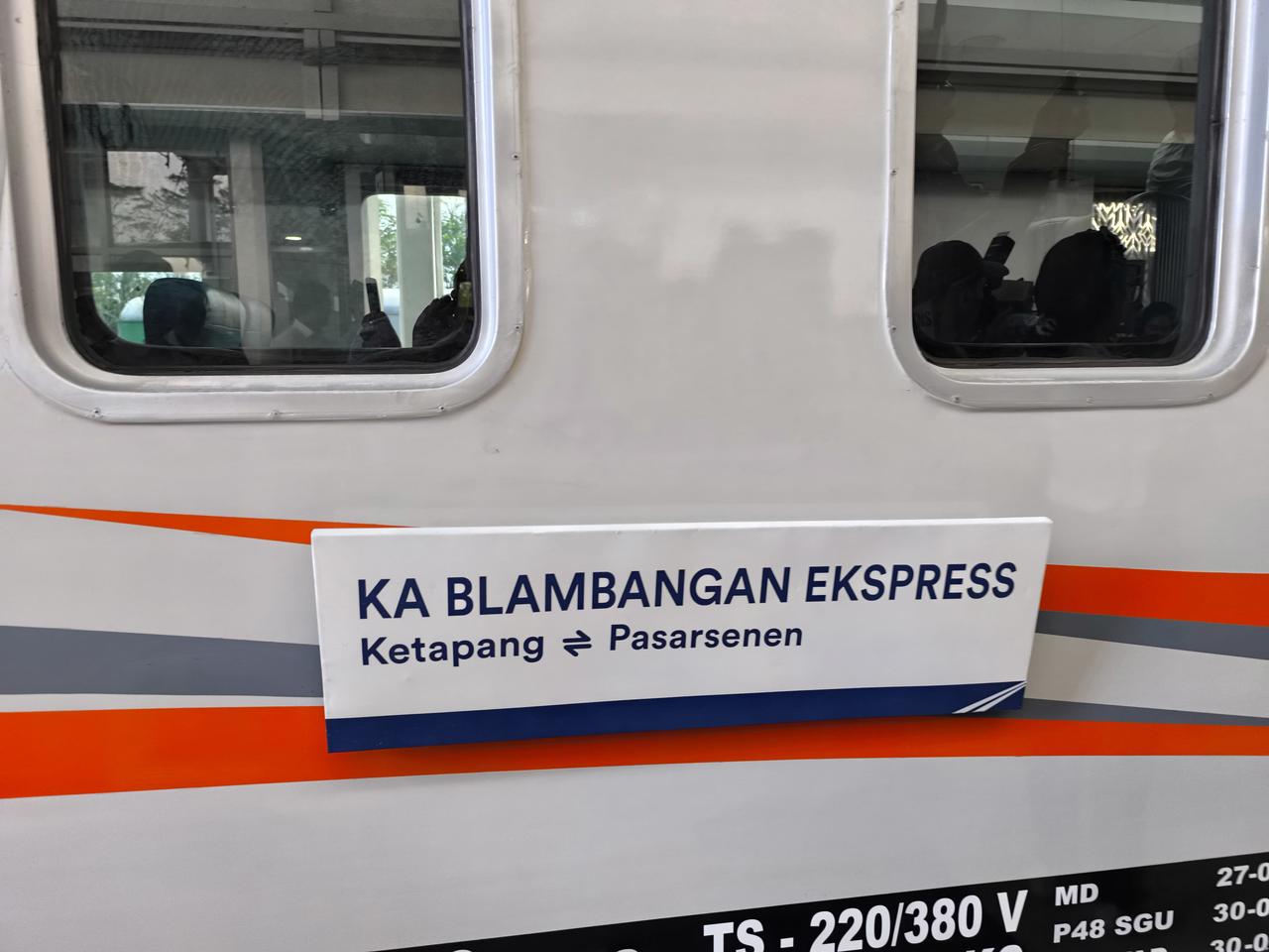 KA Blambangan Ekspres sudah beroperasi dengan waktu tempuh 16 jam 25 menit dengan jarak 1.031 km. (IST)