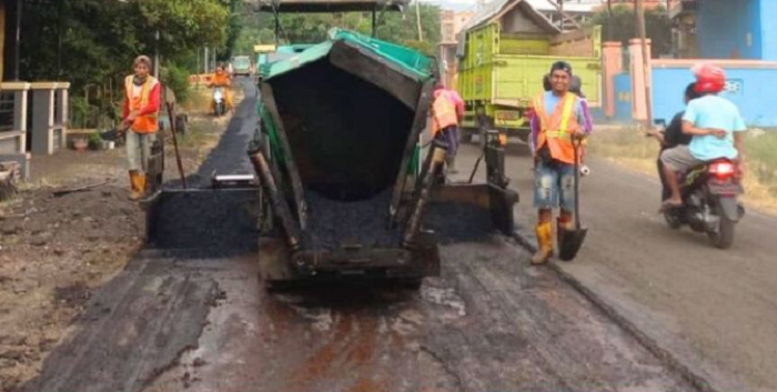 PEMELIHARAAN: Dinas Pekerjaan Umum Bina Marga Jawa Timur mengajukan anggaran pemeliharaan jalan provinsi sneilai Rp 103 miliar. (PU BINA MARGA)